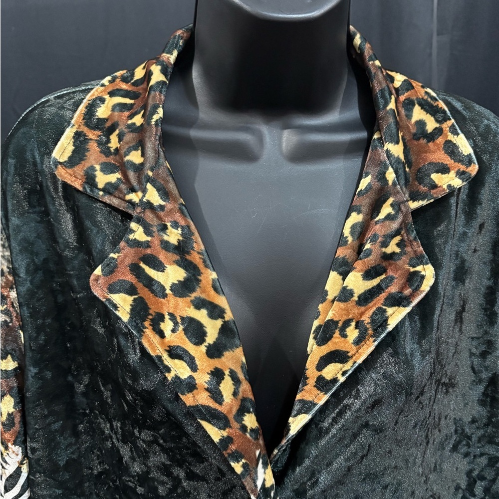 Lily Black and Animal Print Velvet Cardigan - Picture 4 of 5